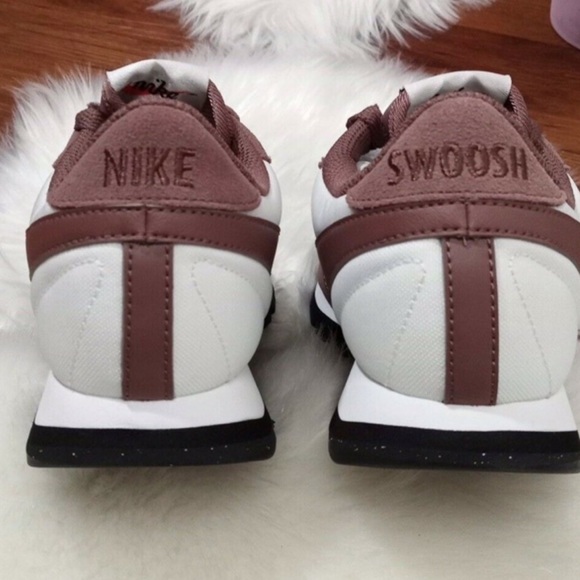 Nike women’s shoes new brown - Picture 4 of 6